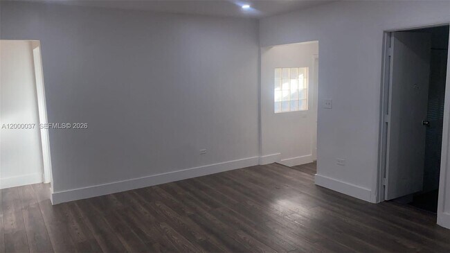 Building Photo - 824 84th St