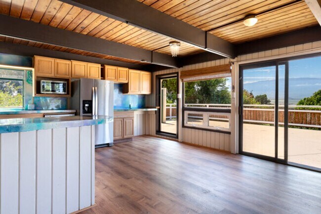 Building Photo - 64-660 Puu Olu Place