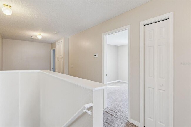 Building Photo - 648 Lockbreeze Dr