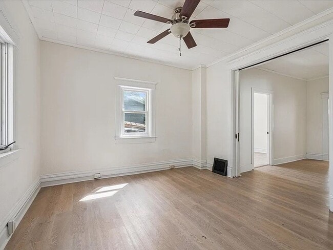 Building Photo - 4 Bedroom in College area!