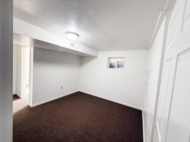 Building Photo - 1038 Cedar Ridge Rd