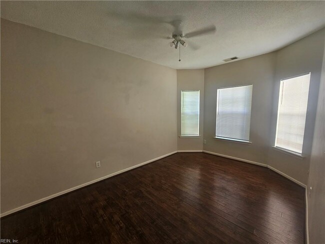 Building Photo - 3604 Pasture Cove