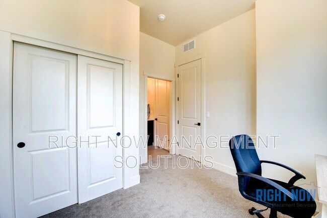 Building Photo - 2104 N 35th St