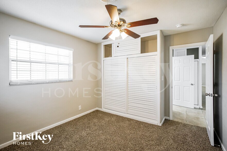 Building Photo - 5961 NW 14th Ct