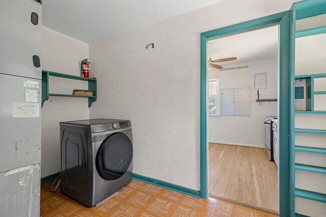 Building Photo - Beautiful 2 Bedroom Corner Lot Property Near Forest Hill Ave ***Available May 2026***