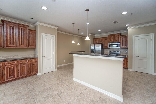 Building Photo - 7037 Kingston Cove Ln