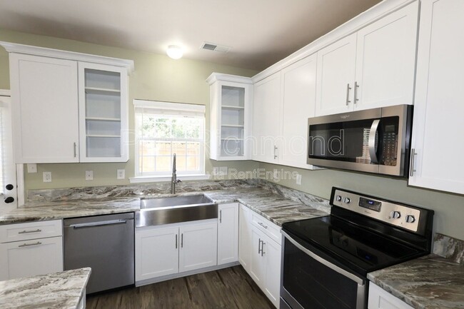 Building Photo - 801 Sweet Tessa Dr