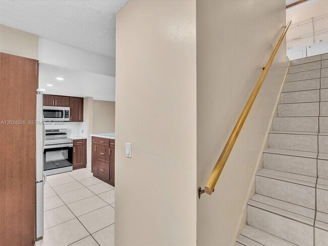 Building Photo - 210 NW 87th Ave