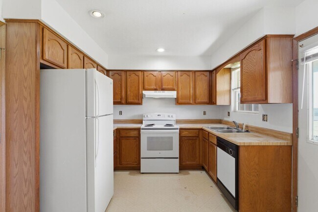 Building Photo - 126 W Terrace Ct