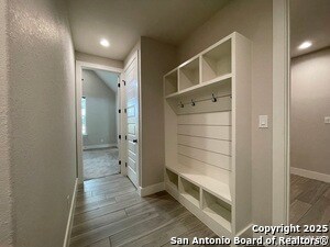 Building Photo - 399 Bauer Ln