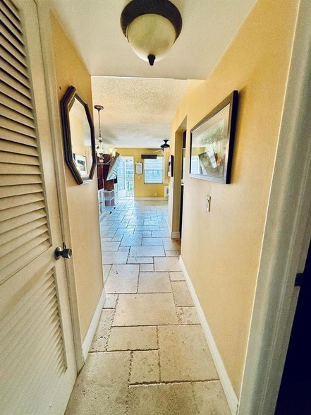 Building Photo - 159 Sussex H