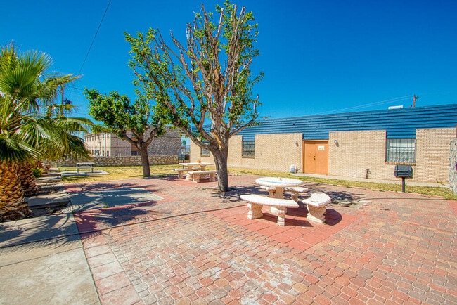 Building Photo - 6400 Edgemere Blvd