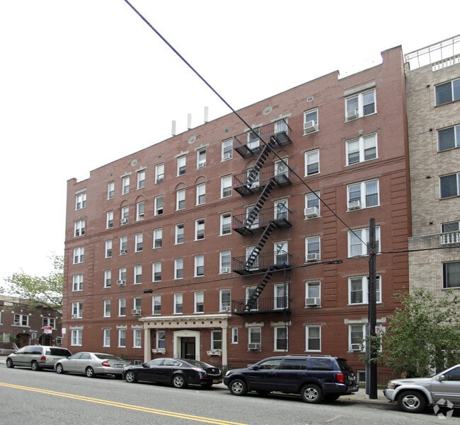 Primary Photo - 206 Quentin Rd