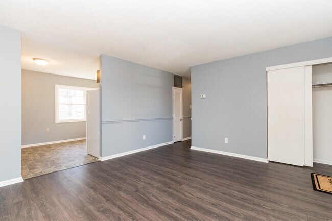 Building Photo - 108 Forestwood Dr