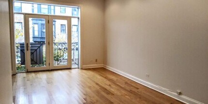 Building Photo - 4 bedroom in Chicago IL 60657