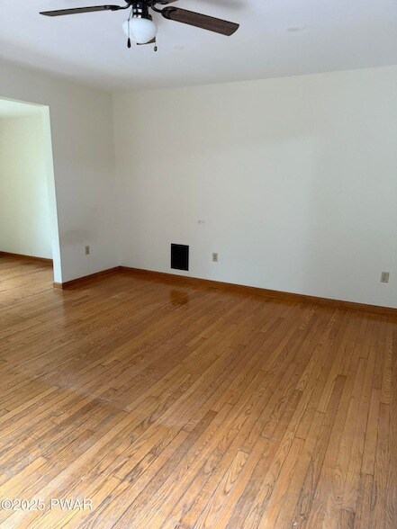 Building Photo - 462 Engvaldsen Rd