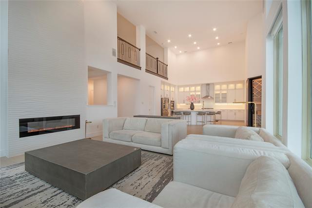 Building Photo - 1520 Chisholm Trail