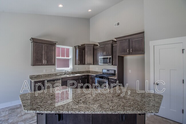 Building Photo - 316 Runion Lake Ct