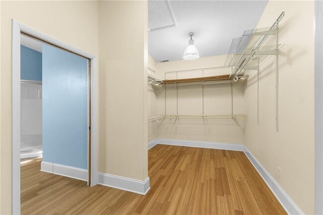 Building Photo - 6567 Tahiti Way