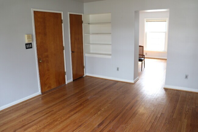 Front door and closet - 21726 Snow Ave