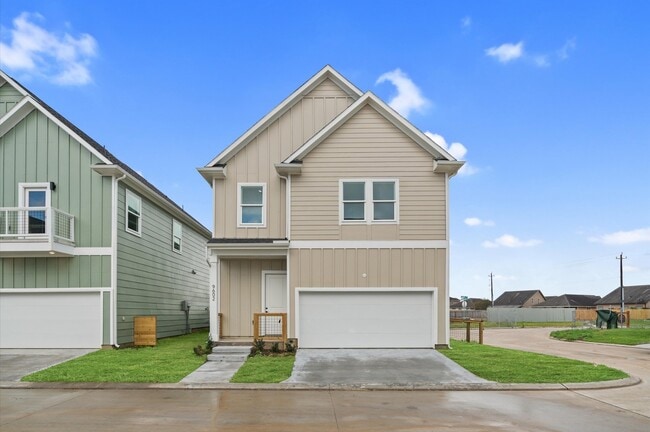 Building Photo - 9602 Valeca Dr