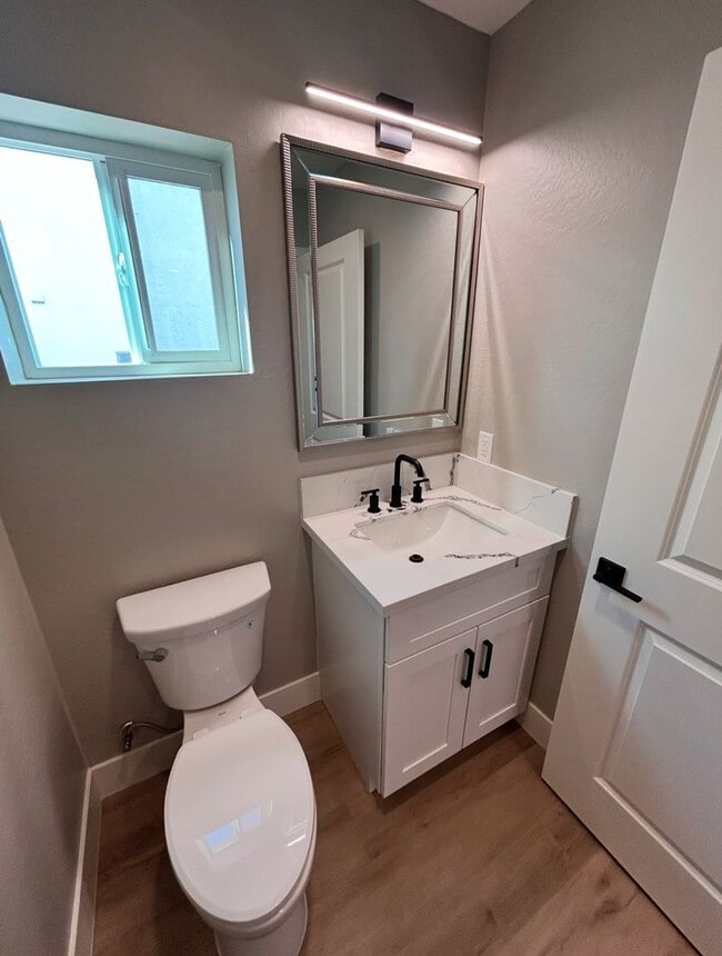 Building Photo - Beautiful New 3 Bedroom Phoenix home with Den/Loft! No HOA