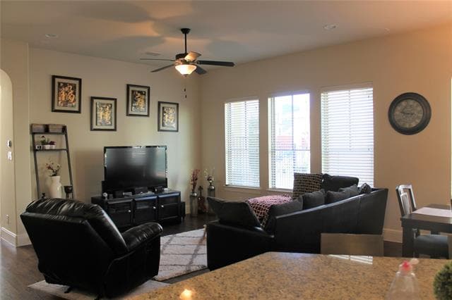 Building Photo - 328 Loma Alta Dr