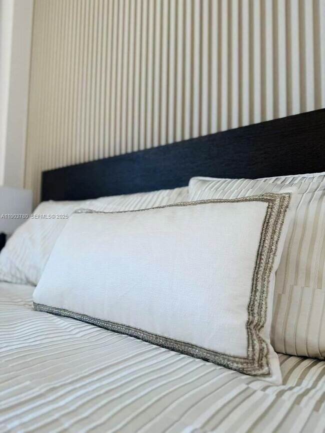 Building Photo - 159 NE 6th St