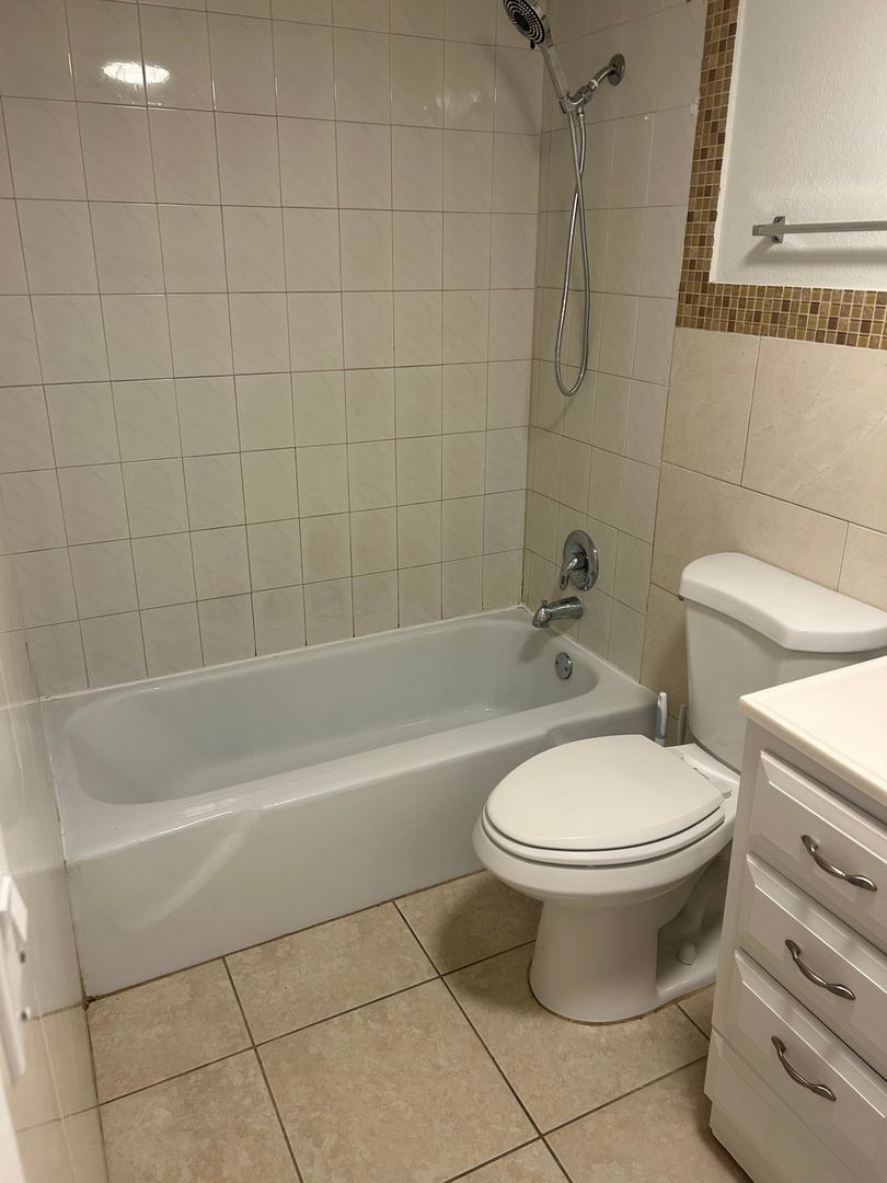 Building Photo - 2036 NE 18th St