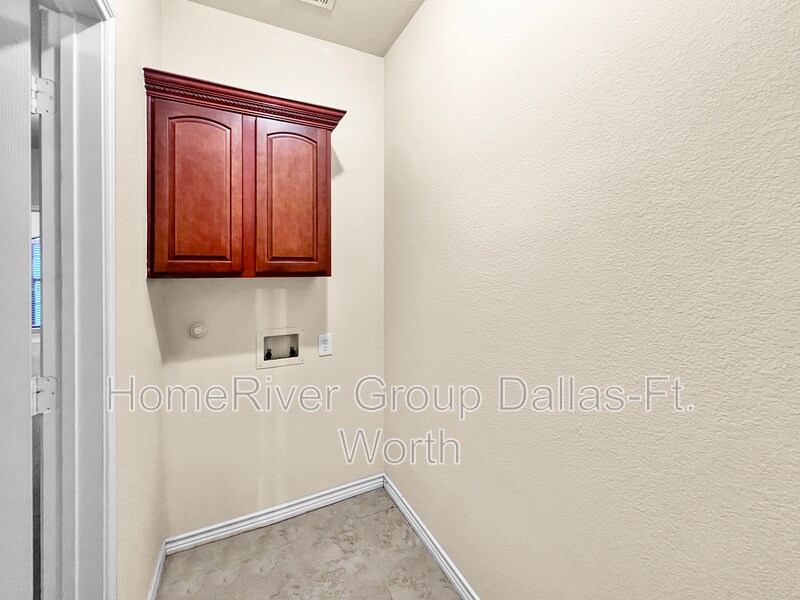 Building Photo - 6876 Livorno Ln