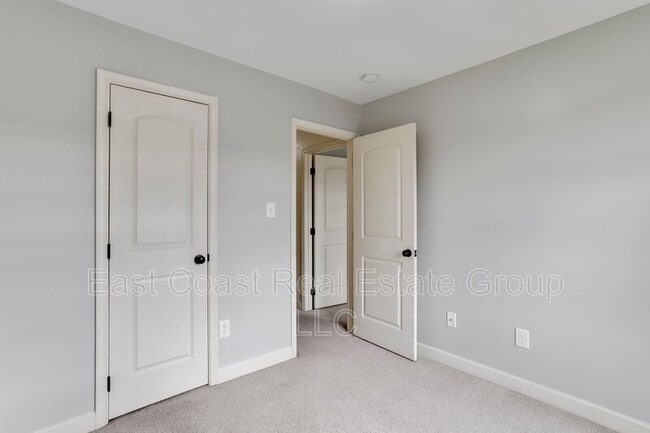 Building Photo - 38 Envy Ct