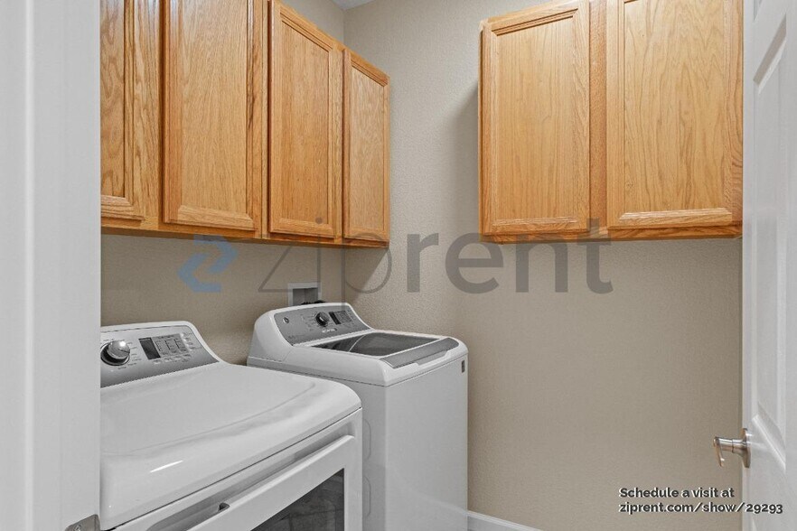 Building Photo - 5361 Mojave Way