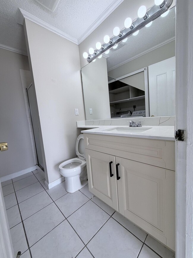 Building Photo - 101 Shoreview Dr