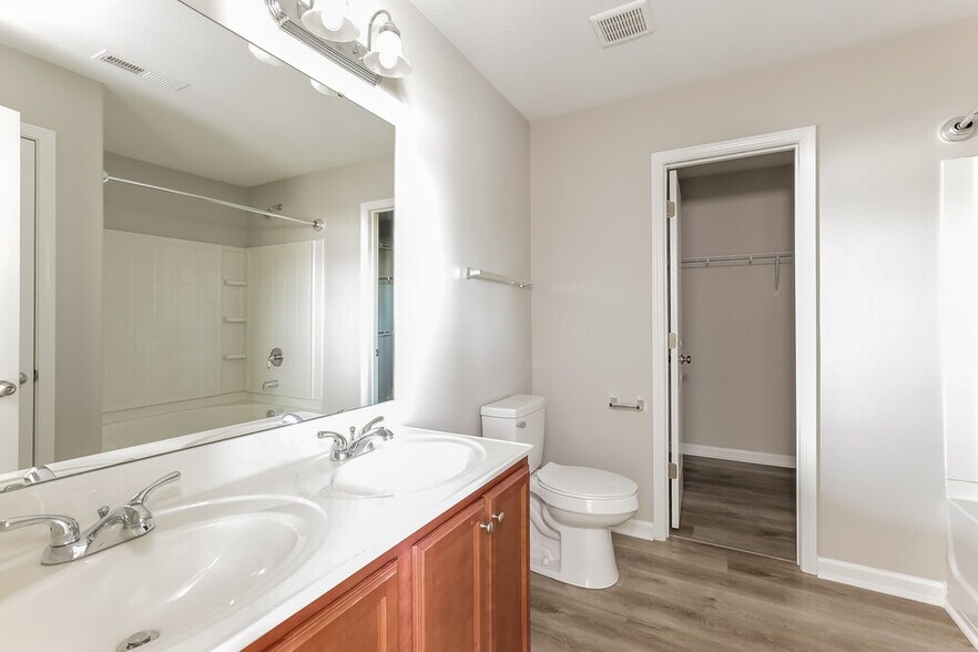 Building Photo - 2728 Maybrook Crossing Dr