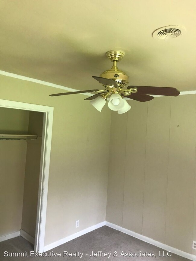Building Photo - 3 br, 1.5 bath House - 970 Poleman Rd