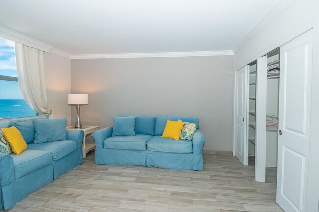 Building Photo - 101 Briny Ave