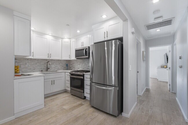 Building Photo - Three bedroom, Two bath, Single level home.