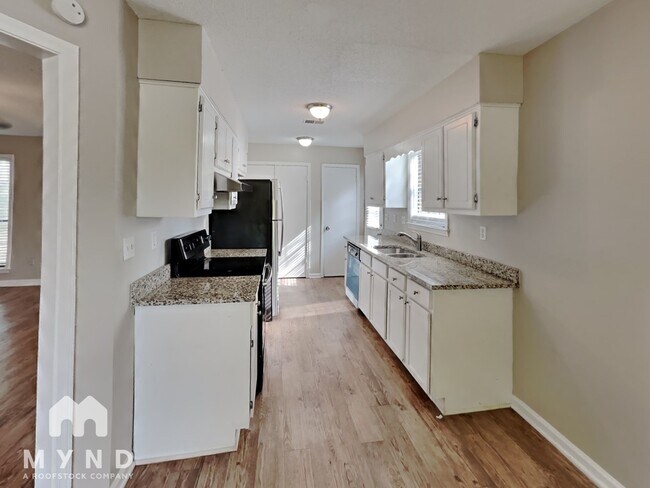 Building Photo - 7256 Rose Trail Dr