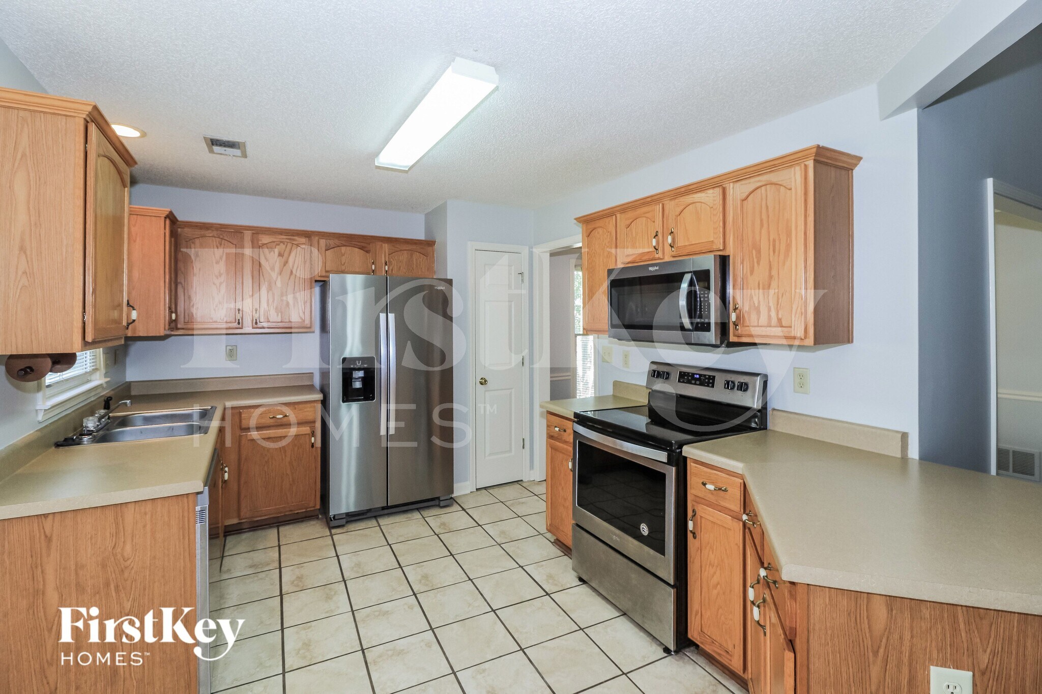 Building Photo - 10292 Green Moss Dr N