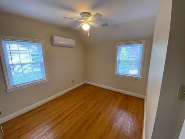 Building Photo - 627 N Nelson St