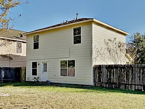 Building Photo - 9201 Shaded Pines Dr