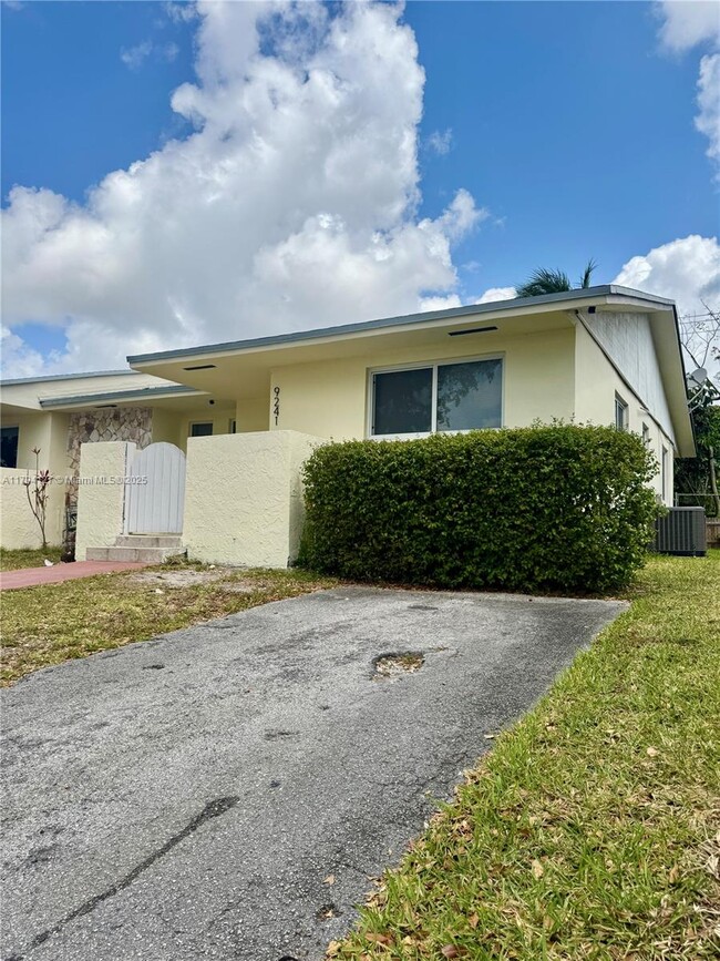 Building Photo - 9241 SW 204th Terrace