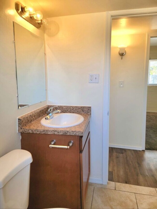 Building Photo - Spacious 2-Bed, 1-Bath Home | Large Shared Yard & Prime Commuter Access