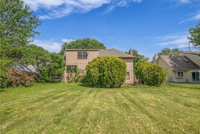 Building Photo - 405 S Montclaire Dr