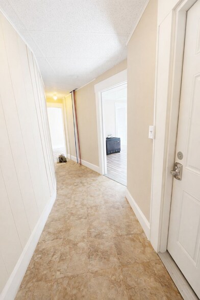 Building Photo - 242 E High St