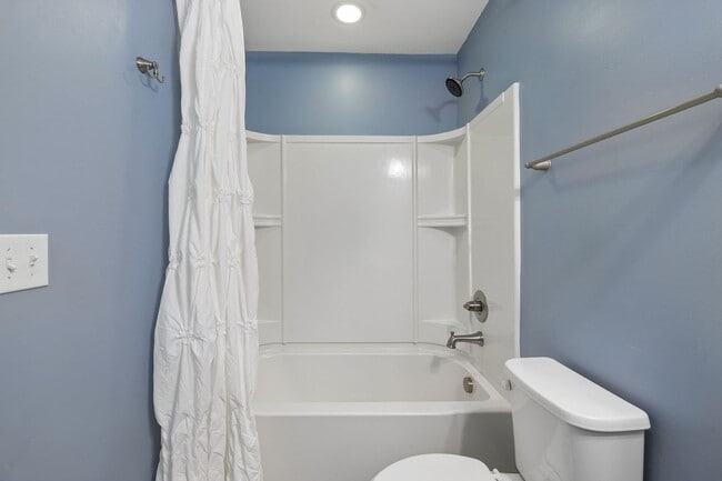 Building Photo - Charming and move-in ready 3-bedroom, 2.5-bath home