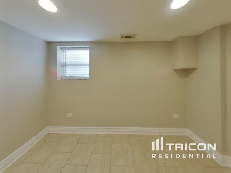 Building Photo - 8636 Massasoit Ave