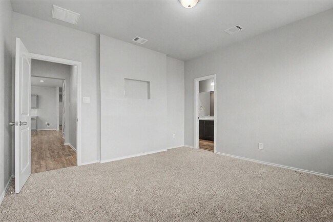 Building Photo - 20926 Corisande St