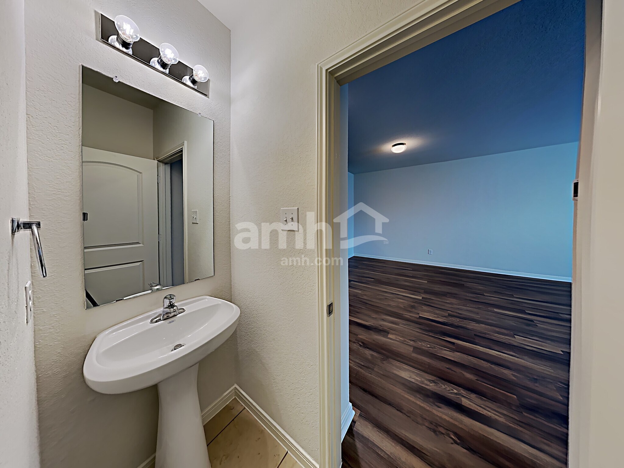 Building Photo - 12250 Commander Dr