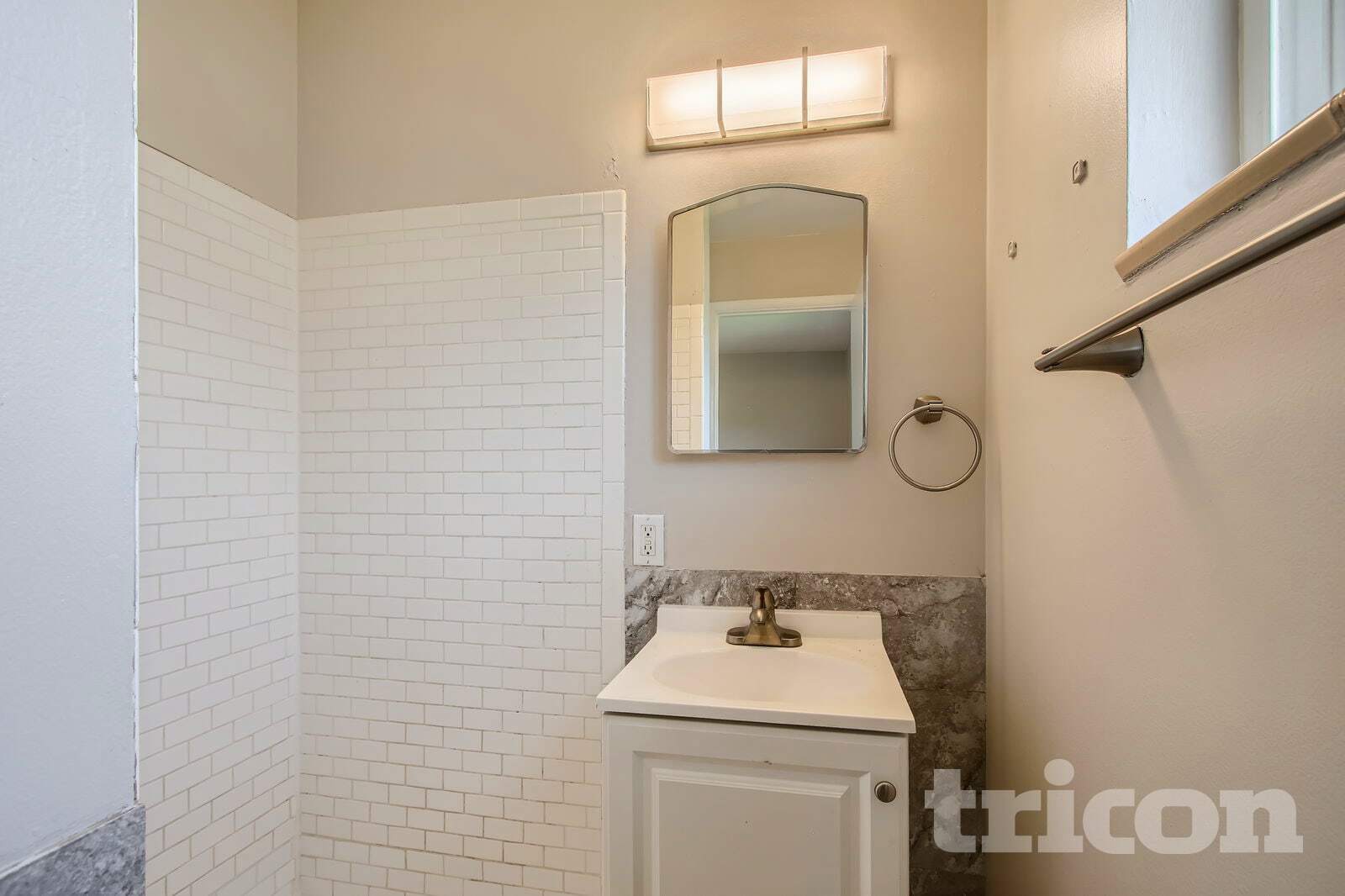 Building Photo - 6397 Brooks Dr